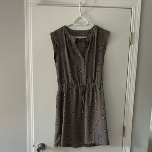 Ann Taylor loft sleeveless belted dress maroon gray mauve pink navy floral M